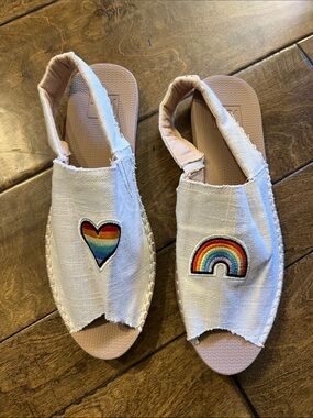 Reef cream Canvas Slingback Sandals with Rainbow Heart & Rainbow Patch